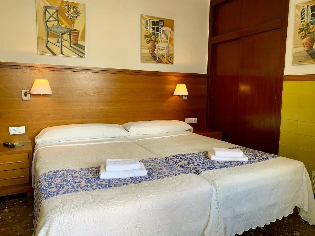 Hostal Dori Tarifa 0*,  Spain